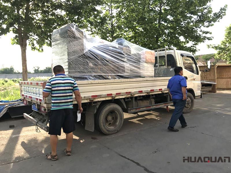 6.3號一臺HQ300GF底座油箱柴油發(fā)電機(jī)組發(fā)往河北省廊坊市