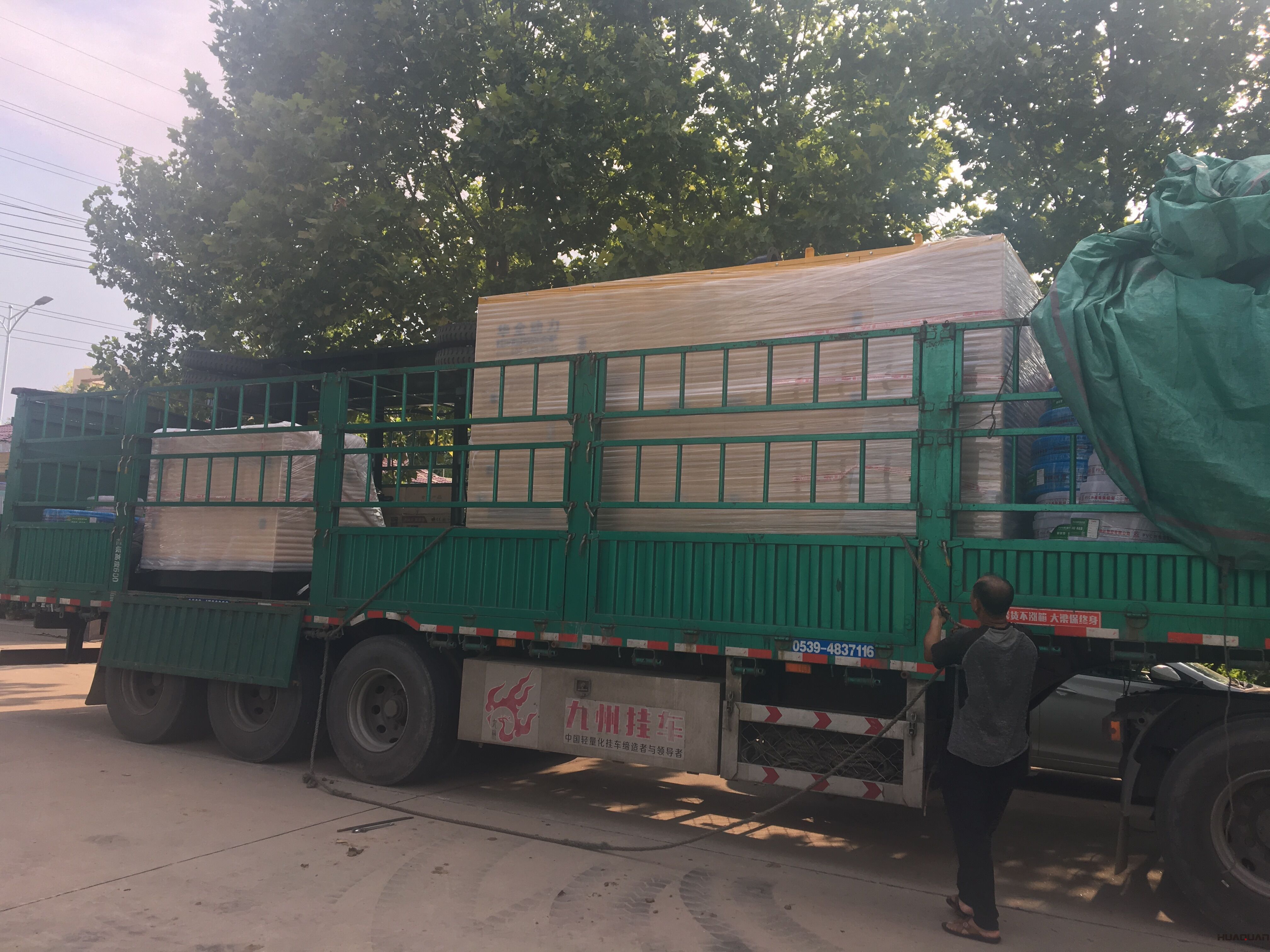 7月8號曹先生的一臺HQ400GF靜音箱柴油發(fā)電機(jī)組已發(fā)往山西省