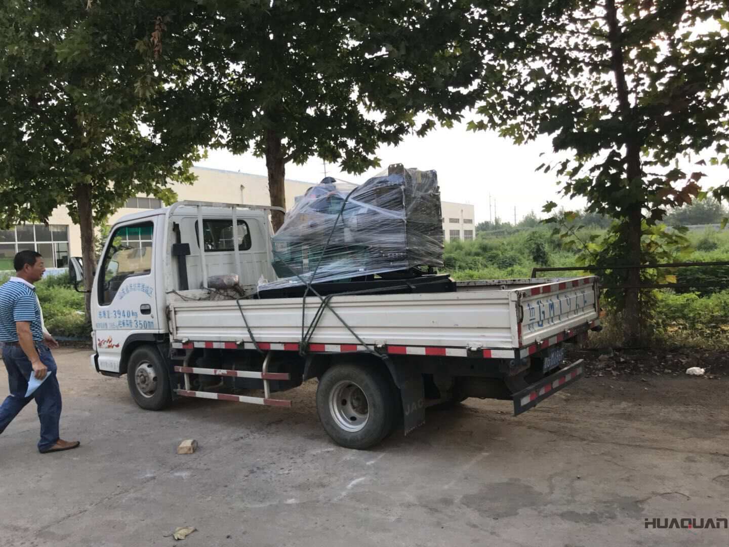 9月11日一臺30kw標(biāo)配型柴油發(fā)電機(jī)組發(fā)往廣東