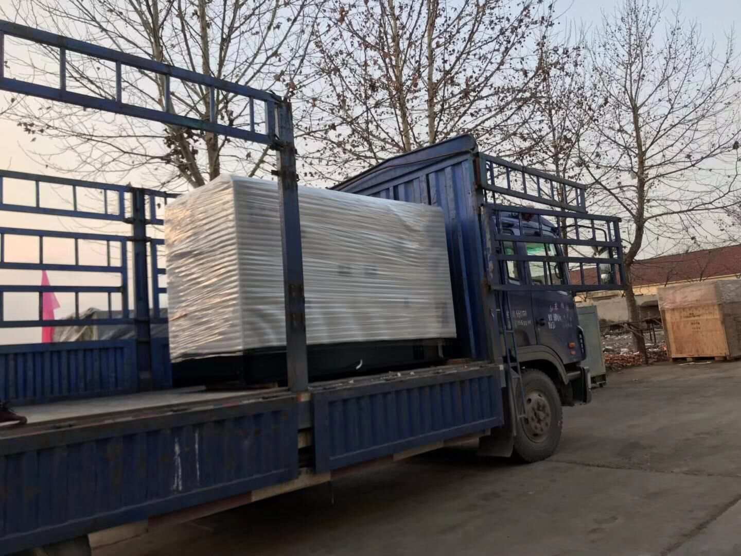 河北省邵先生從華全動力訂購的120kw靜音箱柴油發電機組于12月27日成功發往目的地