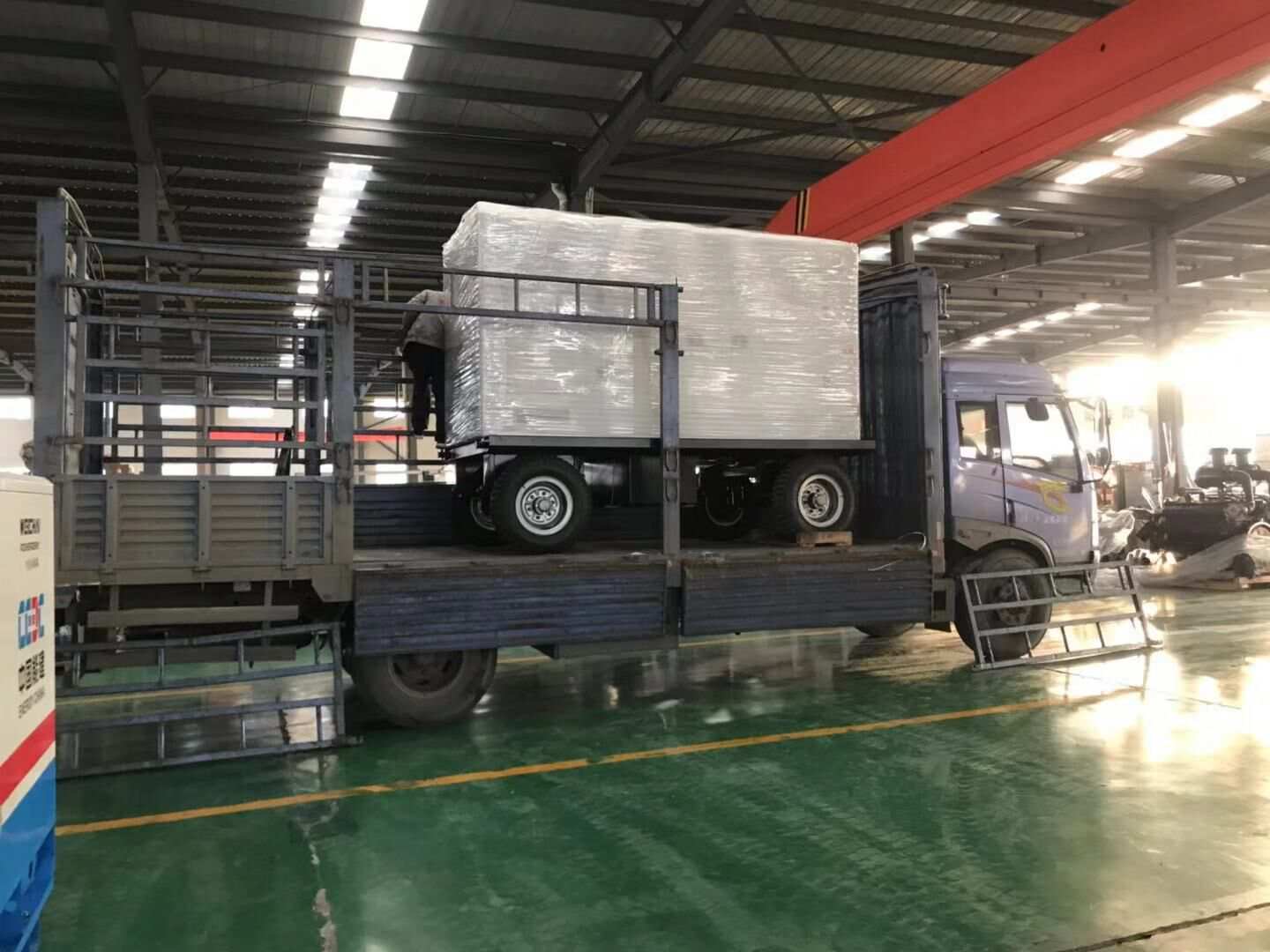 1月11日，耿先生從華全動(dòng)力采購的400kw靜音式防雨棚柴油發(fā)電機(jī)組現(xiàn)已成功發(fā)往河北省